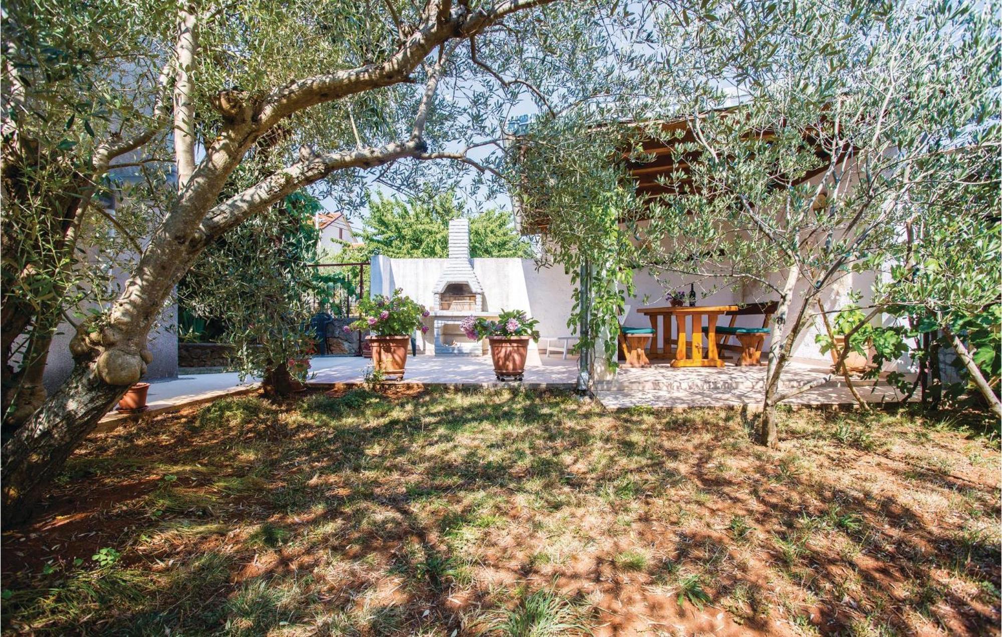 Lovely Apartment In Krk With Kitchen Brzac Bagian luar foto
